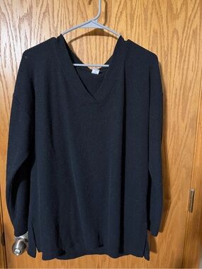 Old Navy Black V-Neck Knit Sweater